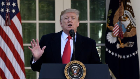 25/01/2019.- El presidente estadounidense, Donald Trump, a su llegada este viernes para ofrecer declaraciones en la Casa Blanca, en Washington, DC (EE.UU.). Trump anunció este viernes un pacto provisional con el Congreso para la reapertura 