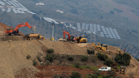 Las máquinas comenzaban a excavar el túnel para llegar hasta el pequeño Julen. EFE/Daniel Pérez