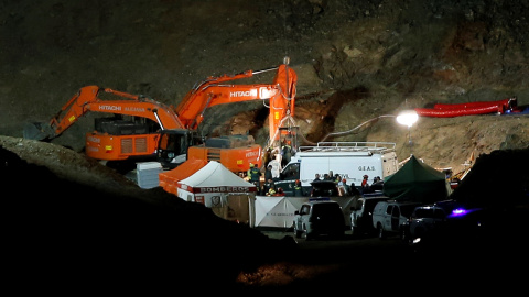 Los equipos de rescate, mineros de la Brigada de Salvamento Minero de Hunosa, Bomberos y Guardia Civil, encuentran sin vida el cuerpo de Julen. EFE/Daniel Pérez