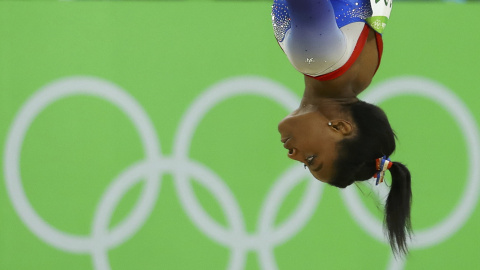 Biles ha logrado cuatro medallas de oro y una de bronce en Río 2016. REUTERS/Mike Blake