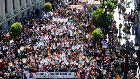 Imagen de la manifestación convocada por la familia de Marta del Castillo para pedir la repetición del juicio por el asesinato de la joven EFE/RAÚL CARO