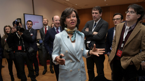 La presidenta del Banco Santander, Ana P. Botíon, en un encuentro con periodistas previo a la junta de accionistas de la entidad. REUTERS/Eloy Alonso