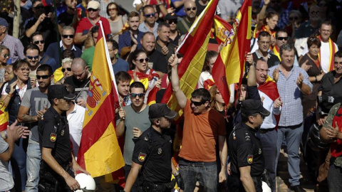 Más de medio millar de personas participaron en la concentración ilegal frente a la asamblea de parlamentarios celebrada el 24 de septiembre en Zaragoza. EFE