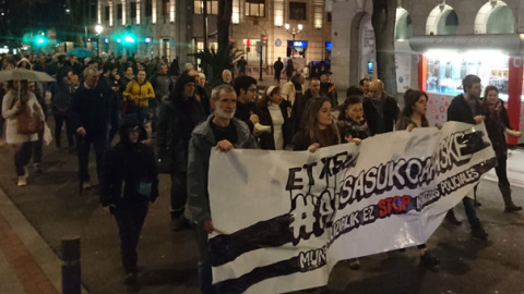 Manifestación en Bilbao en solidaridad con los ocho jóvenes acusados de terrorismo. / DANILO ALBIN