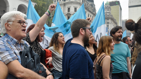 Miembros de Podemos estuvieron presentes en la manifestación en Buenos Aires. A.D.