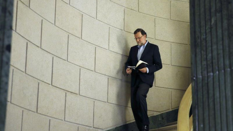 Rajoy, antes de la rueda de prensa tras reunirse con Rivera. EFE/Chema Moya