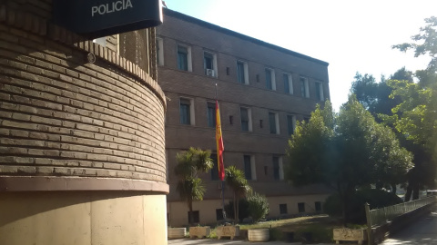 El complejo policial, inaugurado en 1945, ocupa una parcela de 8.728 metros cuadrados en una céntrica calle de Zaragoza.