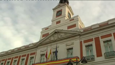 Miles de taxistas se manifiestan en la Puerta del Sol