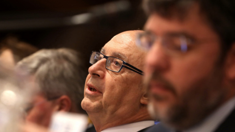 El ministro de Hacienda, Cristóbal Montoro, durante la rueda de prensa que ha ofrecido para informar de los datos de la ejecución presupuestaria de 2017. EFE/ J.J.Guillen