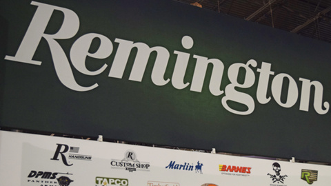 Un cartel de la fabricante de armas Remington, en la feria del sector de Las Vegas.