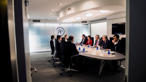 Reunión del Comité de Dirección del PP, que preside el jefe del Ejecutivo, Mariano Rajoy (c), junto al coordinador general del PP, Fernando Martínez-Maíllo (d); la vicesecretaria de Estudios y Programas del PP, Andrea Levy (2d); el vicesecr