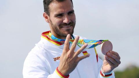 Craviotto, con la medalla de bronce lograda este sábado. REUTERS/Murad Sezer