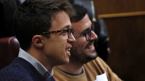 Íñigo Errejón y Alberto Garzón, durante un Pleno en el Congreso