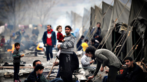 Los refugiados sirios llevan acampados en Harmanli en condiciones infrahumanas desde hace tres años. / AFP