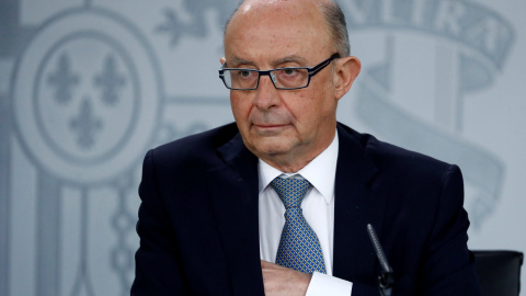 El ministro de Hacienda y Función Pública, Cristóbal Montoro, durante la rueda de prensa en la que ha presentado los Presupuestos Generales del Estado.EFE/ J.J.Guillen