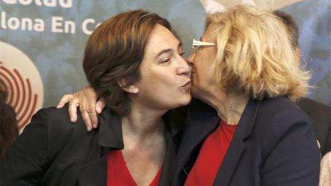 Ada Colau y Manuela Carmena. EFE