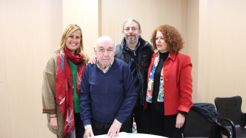 Ana Isabel Jiménez, alcaldesa de Palomares del Río, junto a Horacio Hermoso, su hijo Cayetano, y la edil del Ayuntamiento de Sevilla, Adela Castaño