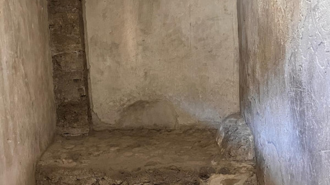 Cama de piedra en una estancia donde se ejercía la prostitución en Pompeya.