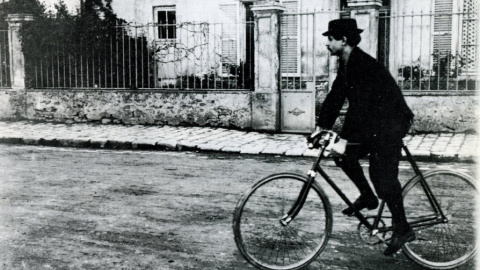 El extravagante escritor francés Alfred Jarry es el padre de la ‘patafísica aunque su reconocimiento le llegó después de muerto