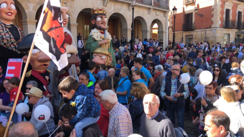 Medio millar de personas se congregaron en la plaza Mayor de Soria. / Soria ¡Ya!