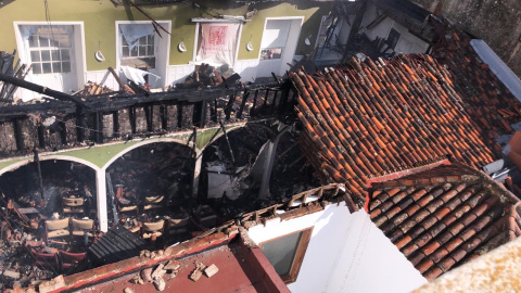 Así ha quedado el techo del edificio tras su hundimiento causado por las llamas. / Ayto. La Laguna