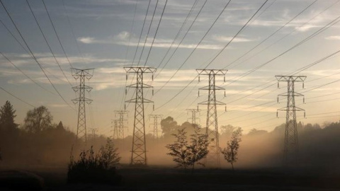 Vista de varias torres eléctricas | EFE/Archivo