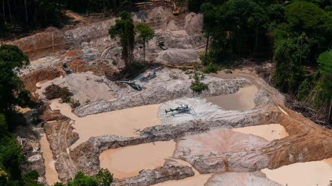 Desactivación de yacimientos ilegales de oro y casiterita en el estado brasileño de Pará./ Instituto Brasileño del Medio Ambiente y de los Recursos Naturales Renovables (IBAMA).