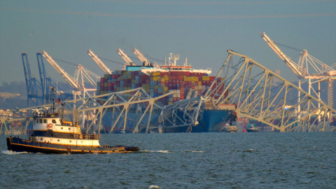 El puente Francis Scott Key, de Baltimore, se desploma durante la madrugada de este 26 de marzo de 2024.