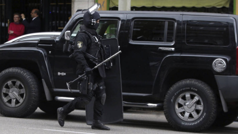 Agentes del Grupo Especial de Operaciones de la Policía Nacional (GEO) en una imagen de archivo. / EFE