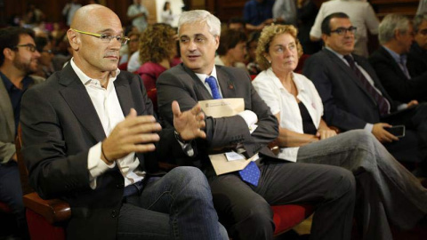 El cabeza de lista de Junts pel Sí por Barcelona, Raül Romeva; el conseller de Justicia, Germà Gordó; la presidenta de MES, la exsocialista Magda Casamitjana; y el conseller de Interior de la Generalitat, Jordi Jané, durante la presentación