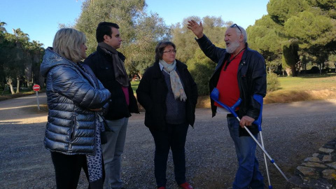 Cecilio Gordillo en una visita con familiares al campo de concentración de la Corchuela. Fuente CGT Andalucía