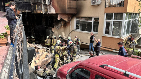 Fachada del edificio quemado en el centro de Estambul, Turquía, a 2 de abril de 2024.