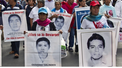 una manifestación de los familiares de los 43 estudiantes desaparecidos en el estado de Guerrero, en México.- AMNISTÍA INTERNACIONAL