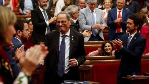 Aplaudiments a Torra després del fracàs de la moció de censura de Cs. EFE / QUIQUE GARCÍA