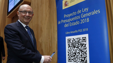 El ministro de Hacienda, Cristóbal Montoro, durante la presentación en el Congreso de los Diputados del proyecto de Presupuestos Generales del Estado para 2018. EFE/Chema Moya