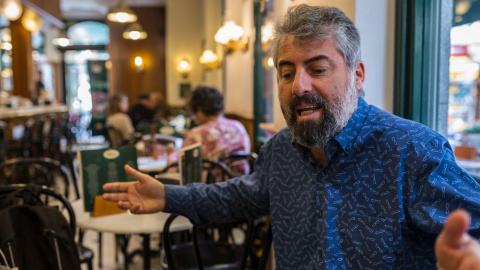 Luque se enerva en el transcurso de la charla.- JAIRO VARGAS