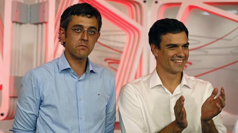 Pedro Sánchez y Eduardo Madina en una foto del debate en la campaña socialista de julio de 2014. EFE