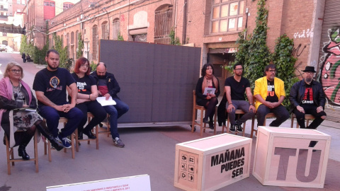 Mercè Alcocer, Pablo Hásel, Cassandra Vera, Marcel Mauri, Anaïs Franquesa, Valtonyc, Jordi Pessarrodona i César Strawberry, en la presentació de la campanya Demà pots ser tu-Mañana puedes ser tú. | Marc Font.