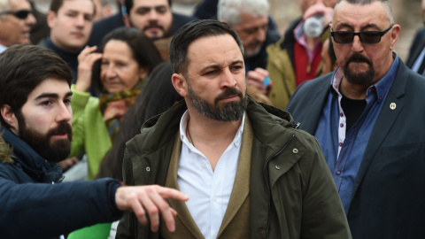 Santiago Abascal, líder de Vox, en su llegada a Colón. Fernando Villar (EFE)