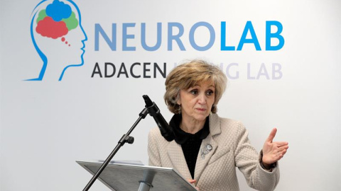 La ministra de Sanidad, Consumo y Bienestar Social, María Luisa Carcedo, durante la inauguración del Living Lab de la Asociación de Daño Cerebral de Navarra, un espacio de innovación, investigación y prueba de productos y servicios relacion