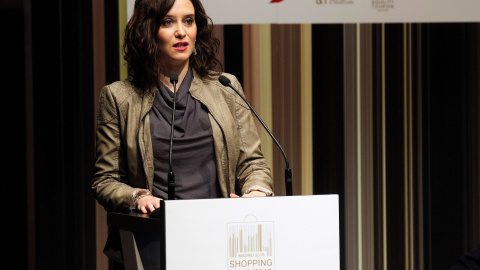 07/10/2019.- La presidenta de la Comunidad de Madrid, Isabel Díaz Ayuso, durante su intervención en la inauguración de la V edición del Summit Shoppìng Tourism & Economy Madrid celebrada este lunes en CaixaForum. EFE/Javier Liaño