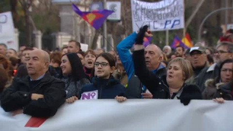 Los taxistas se manifiestan en Madrid para exigir la regulaciÃ³n de las VTC