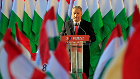 El primer ministro húngaro, Viktor Orban, en el mitin de cierre de la campaña en Szekesfehervar (Alba Regia). REUTERS/Bernadett Szabo