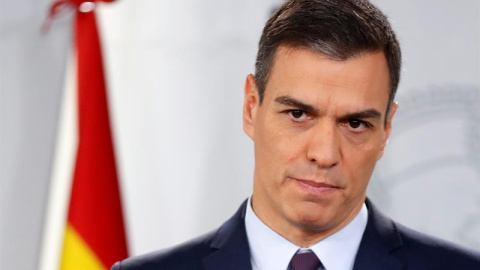 El presidente del Gobierno, Pedro Sánchez, durante su comparecencia en el Palacio de la Moncloa, en la que ha anunciado la disolución de las Cortes y la convocatoria de elecciones generales para el próximo 28 de abril | EFE/Chema Moya