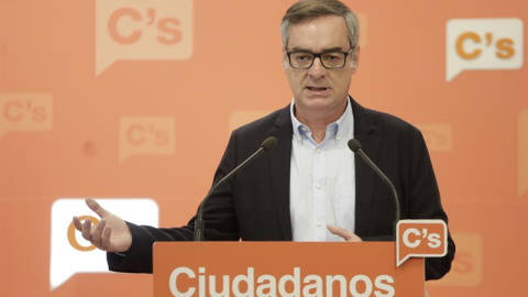 El vicesecretario general de Ciudadanos, José Manuel Villegas, durante la rueda de prensa posterior a la reunión que la Ejecutiva Nacional del partido ha celebrado hoy en Madrid. EFE/Emilio Naranjo