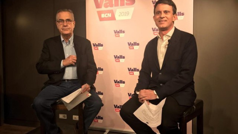 El exprimer ministro francésManuel Valls junto a Celestino Corbacho . / EUROPA PRESS