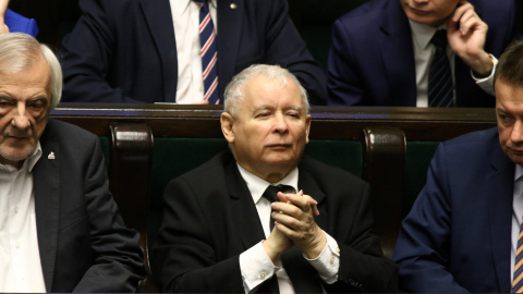 Jaroslaw Kaczynski, presidente del partido Ley y Justicia, en el poder en Polonia, en una sesión en el Parlamento, en Varsovia. REUTERS/Agencja Gazeta/Slawomir Kaminski