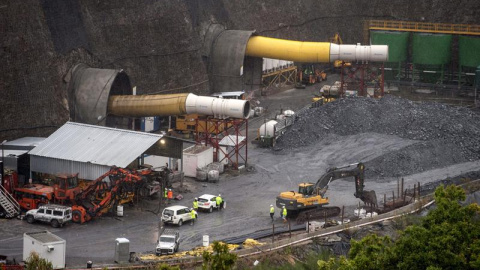 Vista general de las obras del AVE en el túnel de O Corno, en Laza (Ourense), donde un trabajador de la empresa Coprosa ha fallecido esta madrugada y otro compañero suyo ha resultado herido grave a consecuencia de un accidente laboral, en l