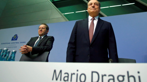 El presidente del BCE, Mario Draghi, antes de la rueda de prensa mensual en la rede de la entidad, en Fráncfort. REUTERS/Ralph Orlowski