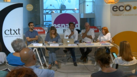 Víctor Alonso Rocafort, María Eugenia Rodríguez Palop, Miguel Mora, Santiago Alba Rico y Rosa Pereda durante el debate organizado por Espacio Público y 'CTXT'.